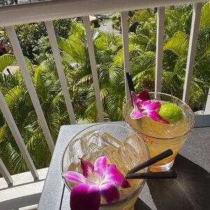 Meet your Posher, Hilary